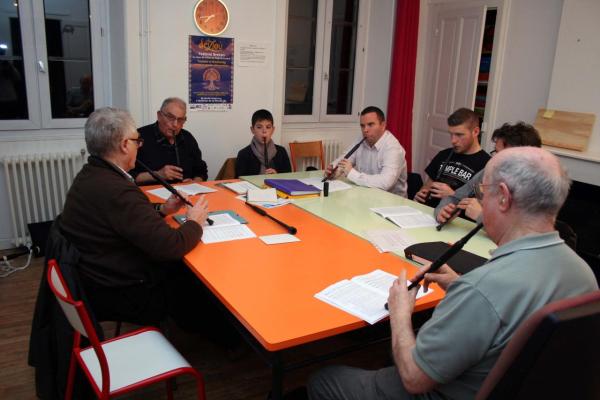 Les élèves studieux du cour d'Andrew